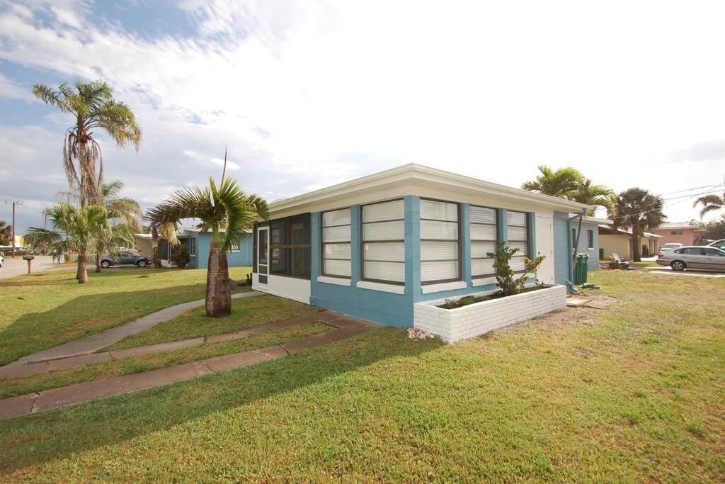 Downtown Cottage - Walk To The Beach & Restaurants Cocoa Beach Exterior photo
